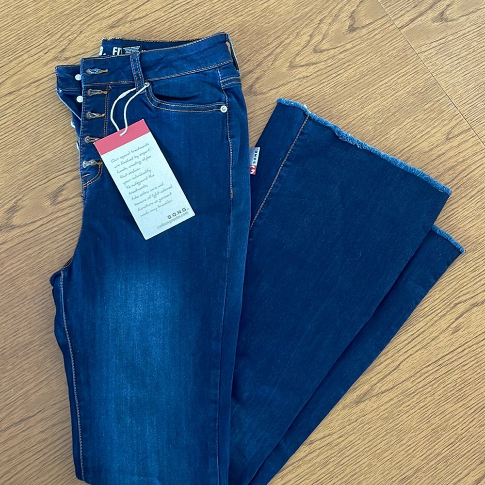 NWT Boutique button fly Flare Jeans
